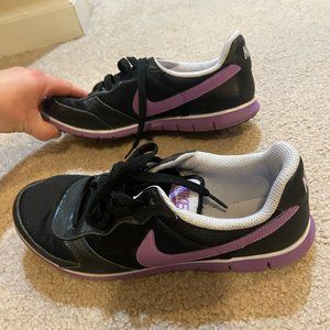 Nike Internationalists